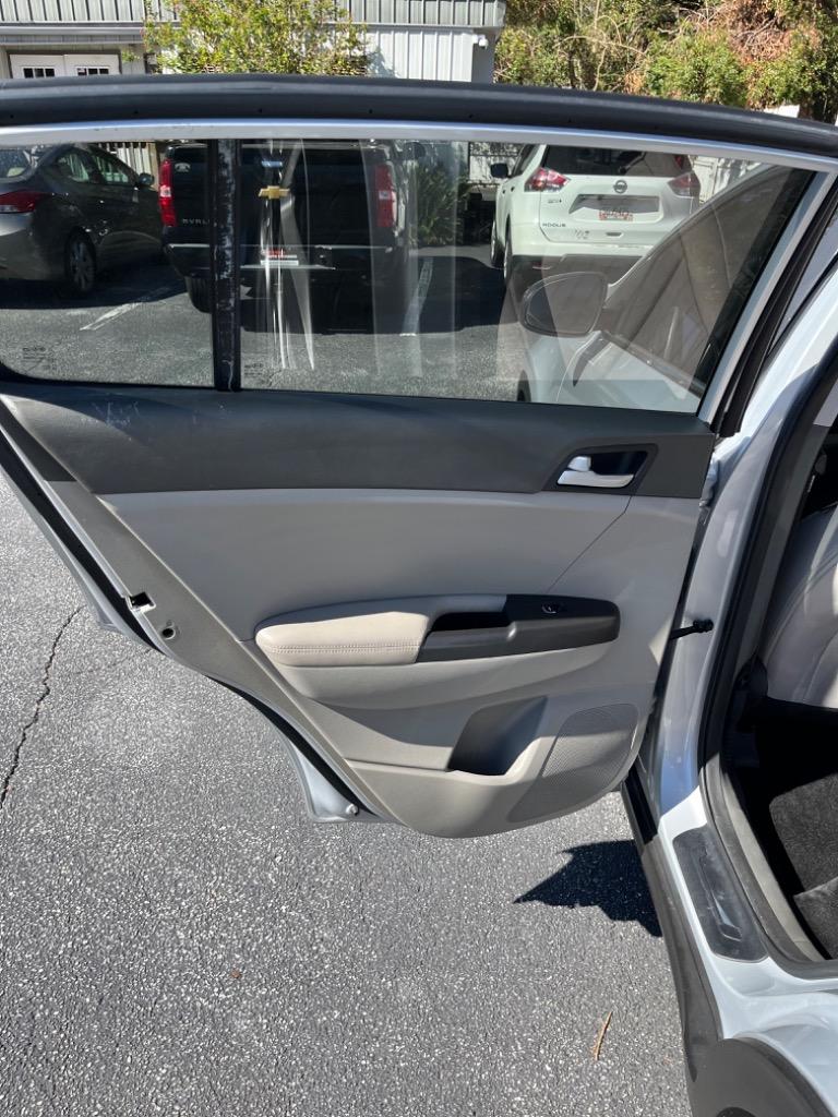 2017 Kia Sportage LX photo 13