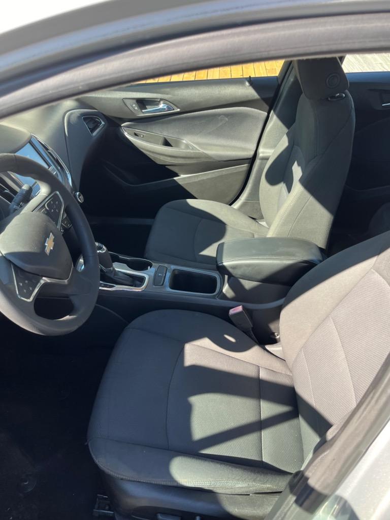 2018 Chevrolet Cruze LT photo 6
