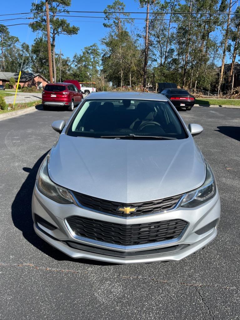 2018 Chevrolet Cruze LT photo 3